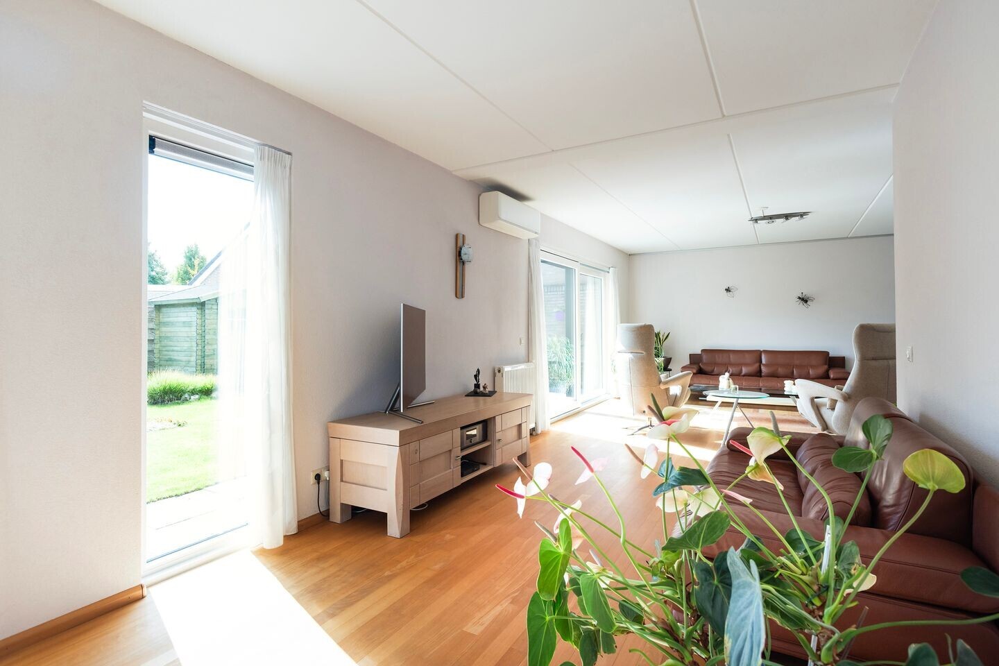 Twee-onder-één-kap te koop: Ambachtsherenweg 13, Nieuw-Beijerland