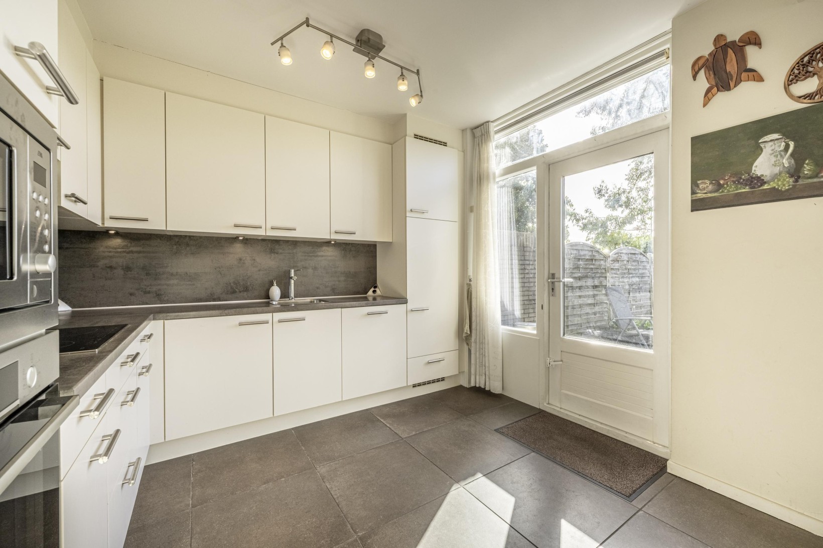 Twee-onder-één-kap te koop: Ridder van Dorpstraat 26, Nieuw-Beijerland