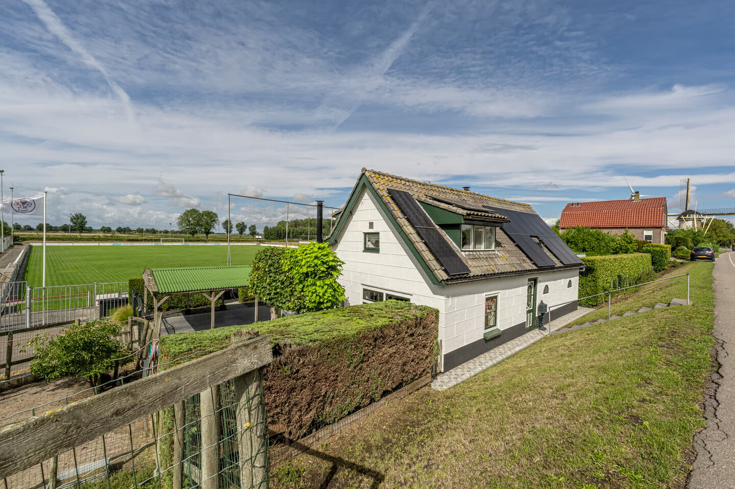 Vrijstaande woning te koop: Molendijk 33, Piershil
