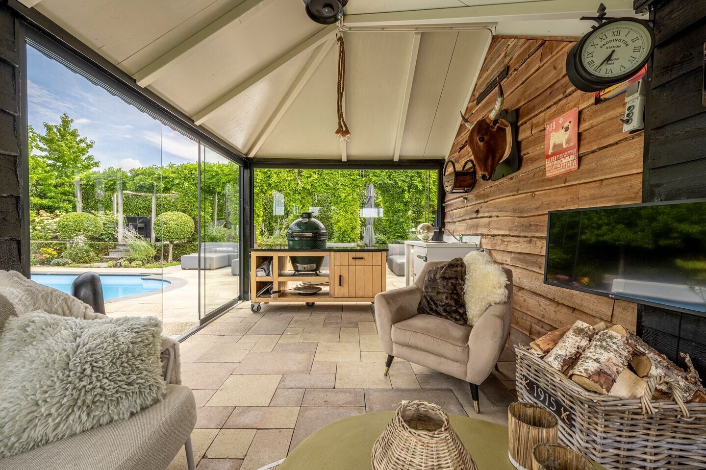 Vrijstaande woning te koop: Molendijk 33, Piershil