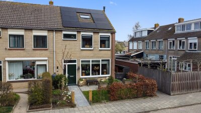 van Almondestraat 8