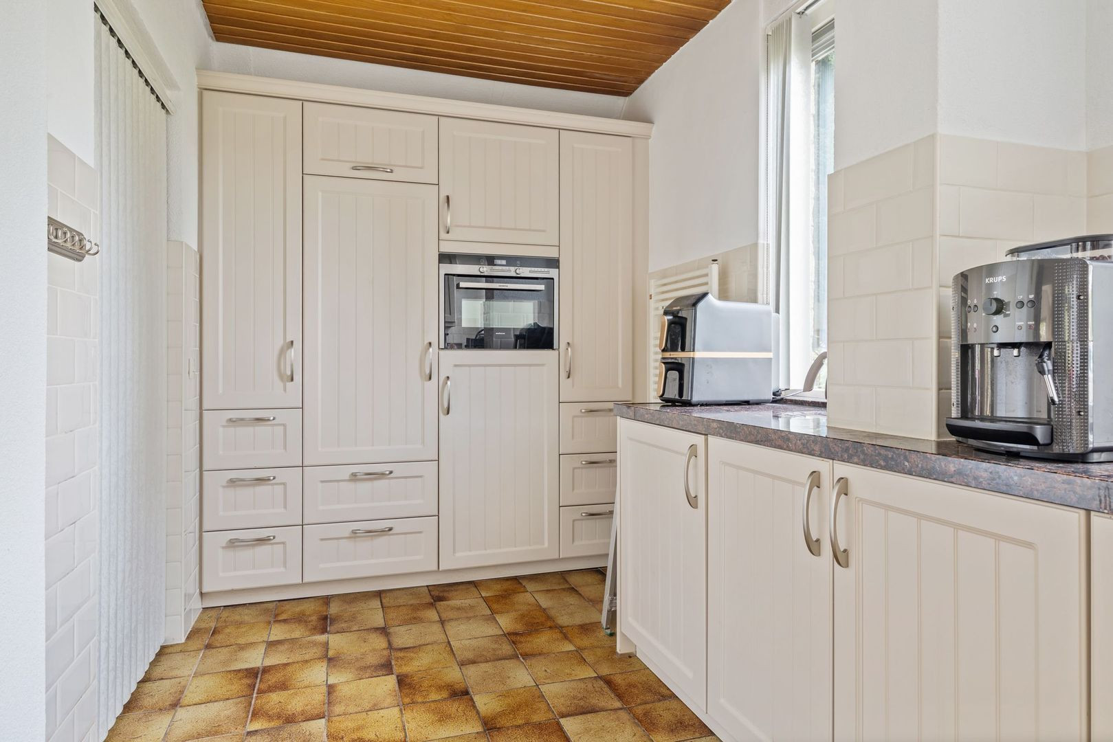 Hoekwoning te koop: Laan van Westmolen 85, Mijnsheerenland