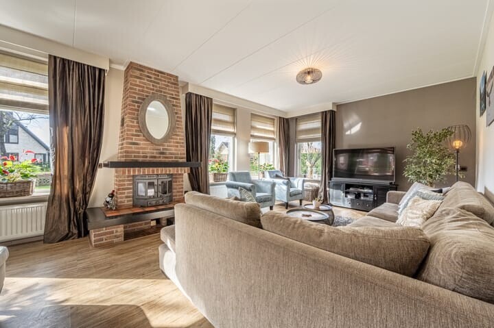 Vrijstaande woning te koop: Raadhuislaan 14, Mijnsheerenland