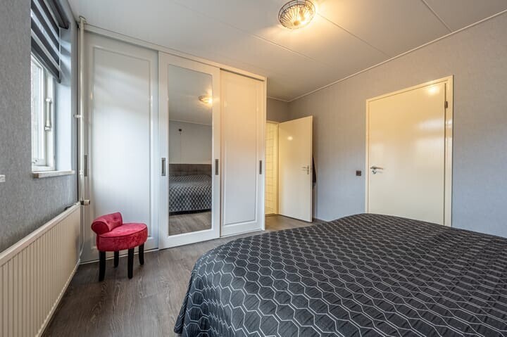 Vrijstaande woning te koop: Raadhuislaan 14, Mijnsheerenland