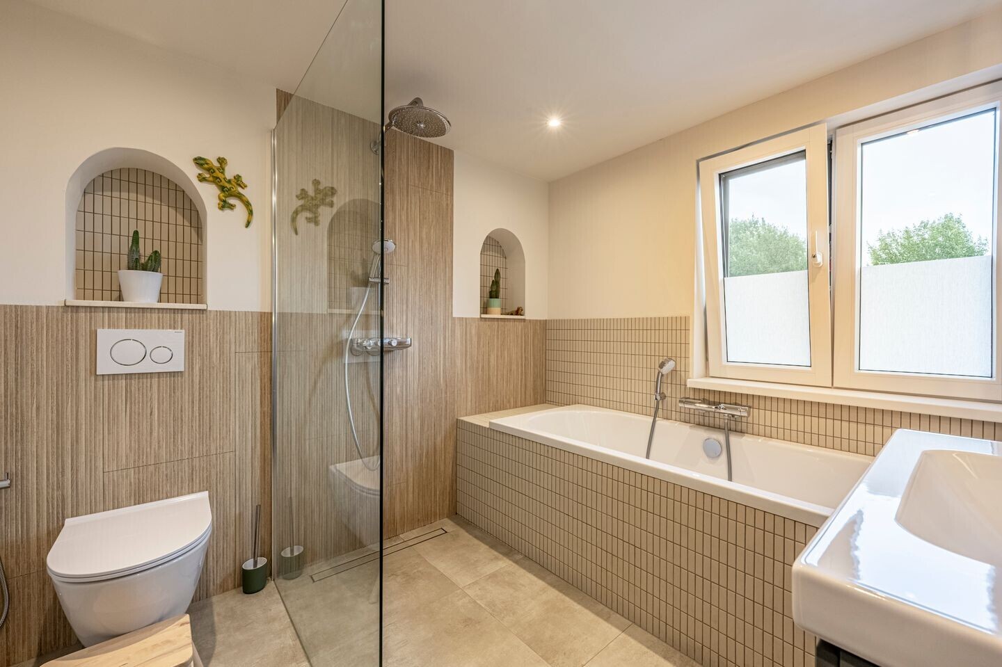 Vrijstaande woning te koop: Maasdijk 22, Mijnsheerenland