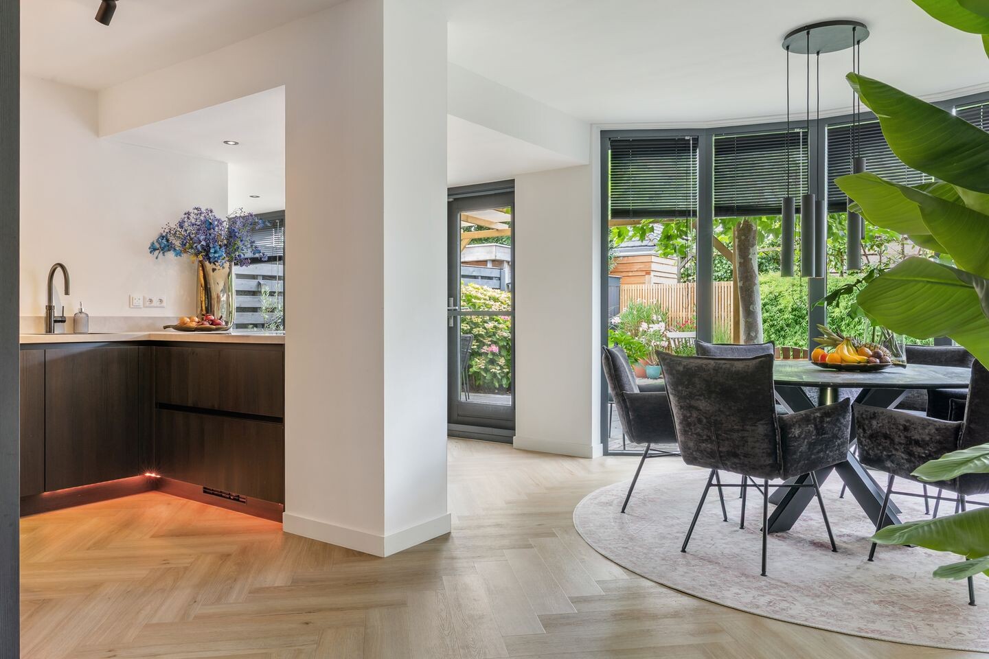 Tussenwoning te koop: Ambachtsherenlaan 18, Mijnsheerenland