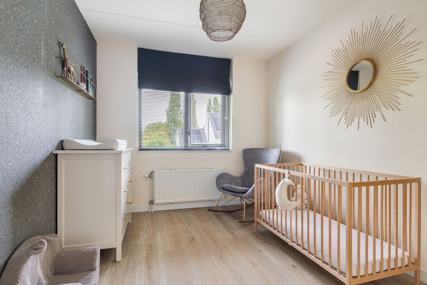 Tussenwoning te koop: Ambachtsherenlaan 18, Mijnsheerenland