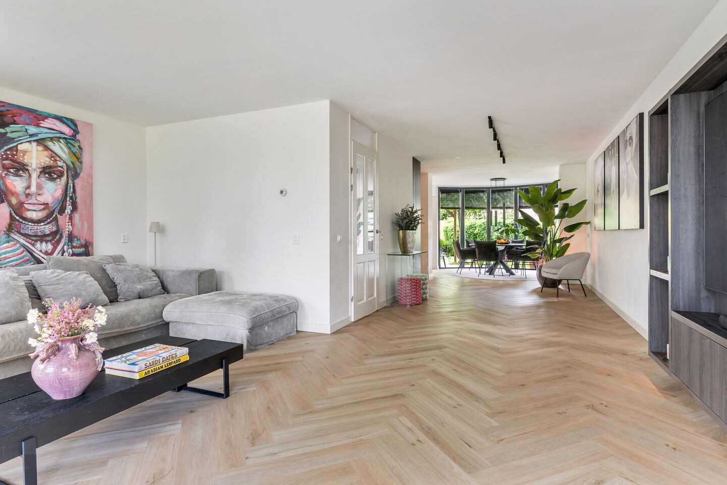 Tussenwoning te koop: Ambachtsherenlaan 18, Mijnsheerenland