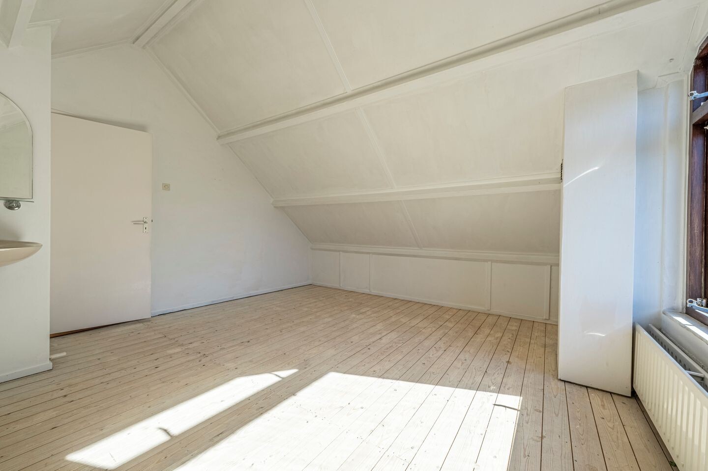 Twee-onder-één-kap te koop: Marijkestraat 12, Heinenoord