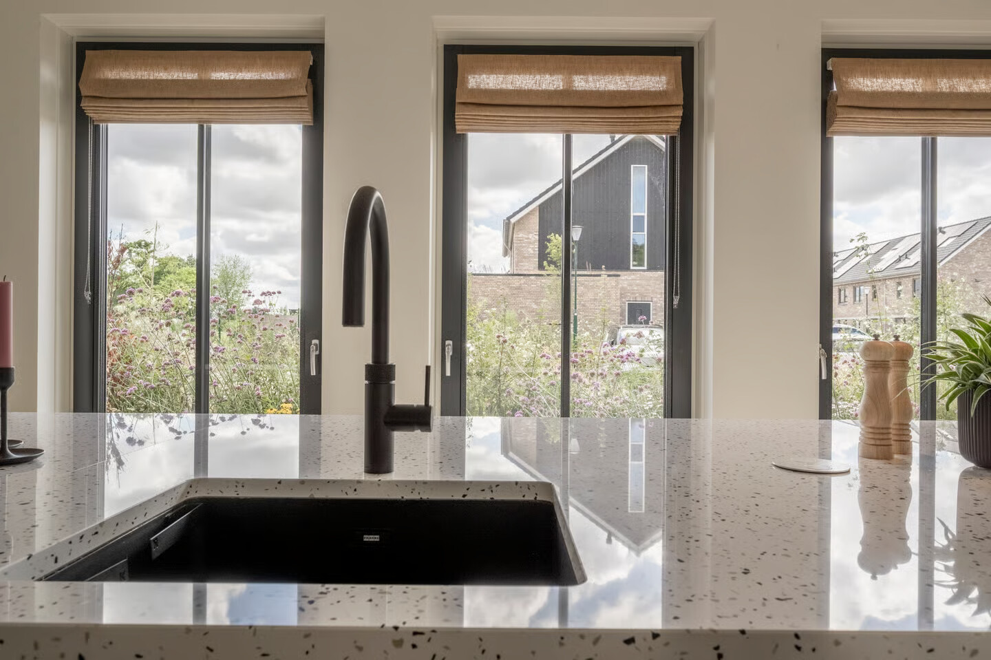 Vrijstaande woning te koop: E. Hamburgerstraat 21, Heinenoord