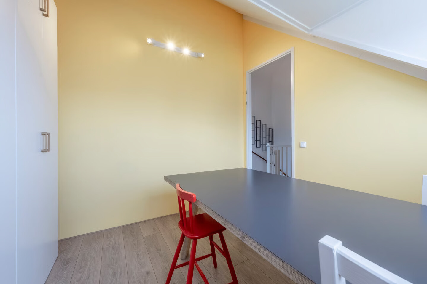 Hoekwoning te koop: Arie Jongekrijgstraat 2, Heinenoord