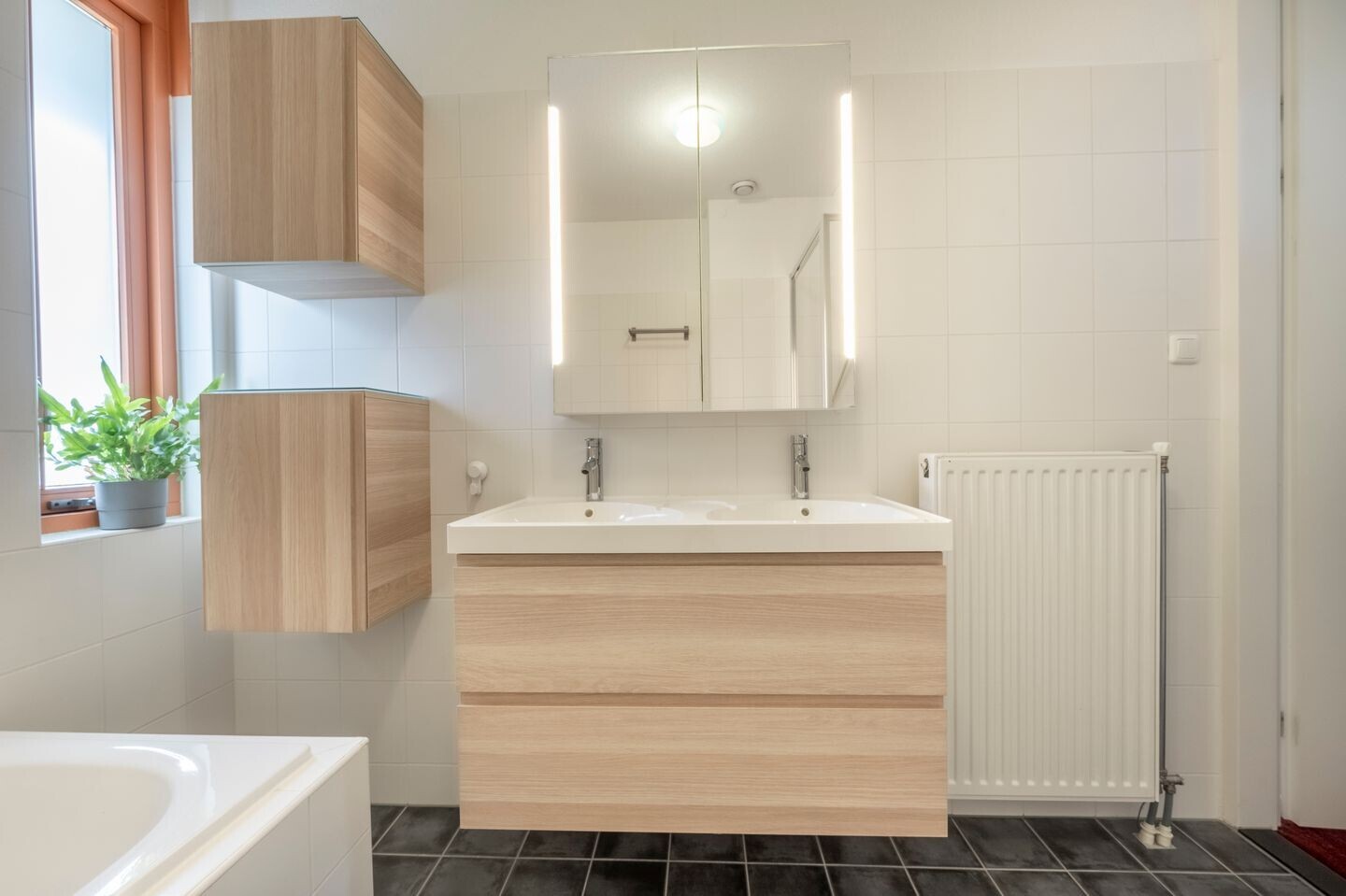 Hoekwoning te koop: Arie Jongekrijgstraat 2, Heinenoord