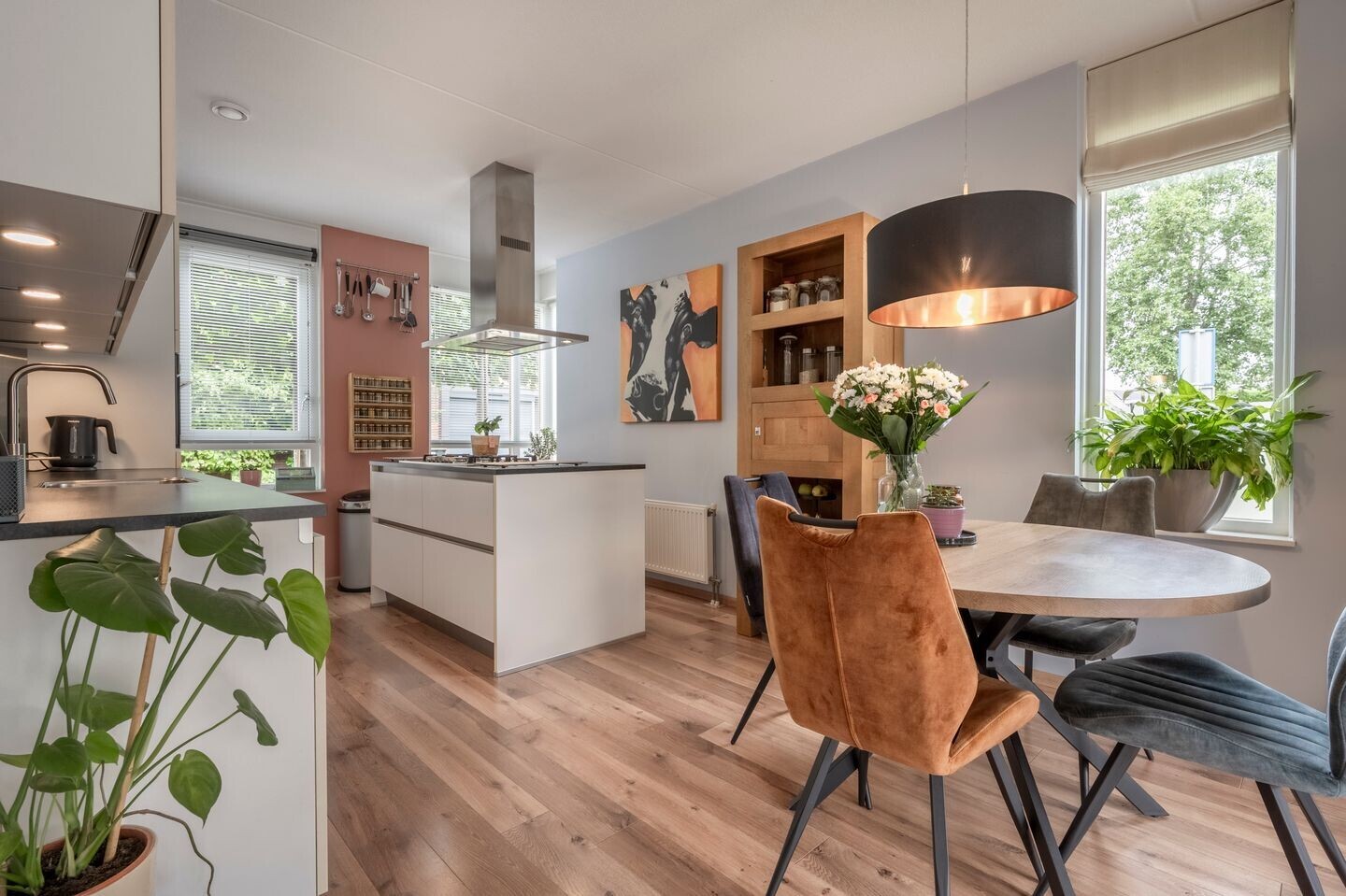 Hoekwoning te koop: Arie Jongekrijgstraat 2, Heinenoord