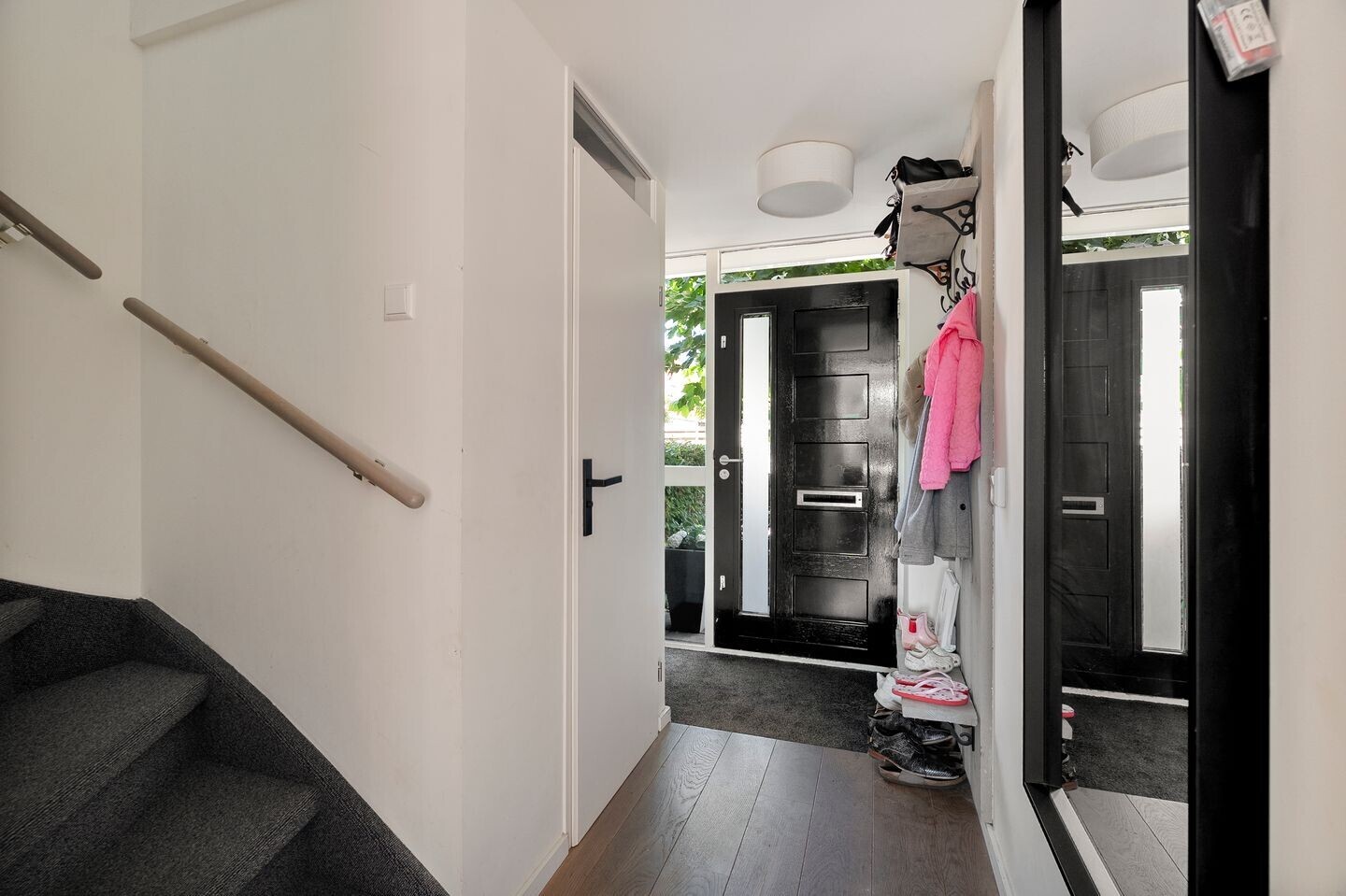 Tussenwoning te koop: Lijsterstraat 8, Numansdorp