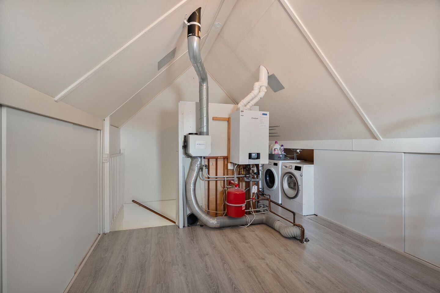 Tussenwoning te koop: Lijsterstraat 8, Numansdorp