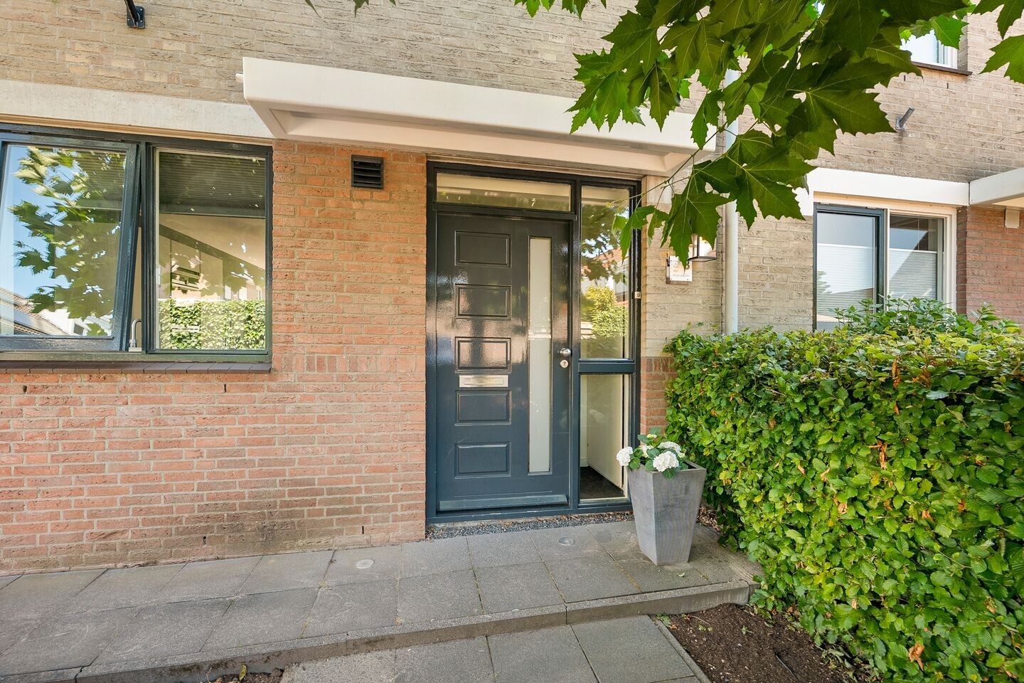 Tussenwoning te koop: Lijsterstraat 8, Numansdorp