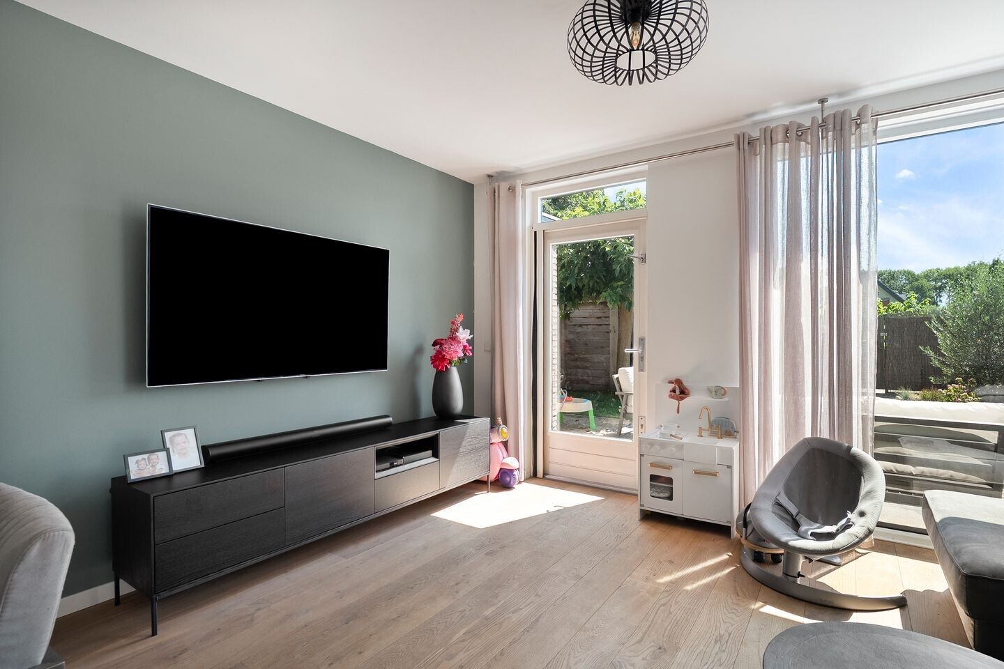 Tussenwoning te koop: Lijsterstraat 8, Numansdorp