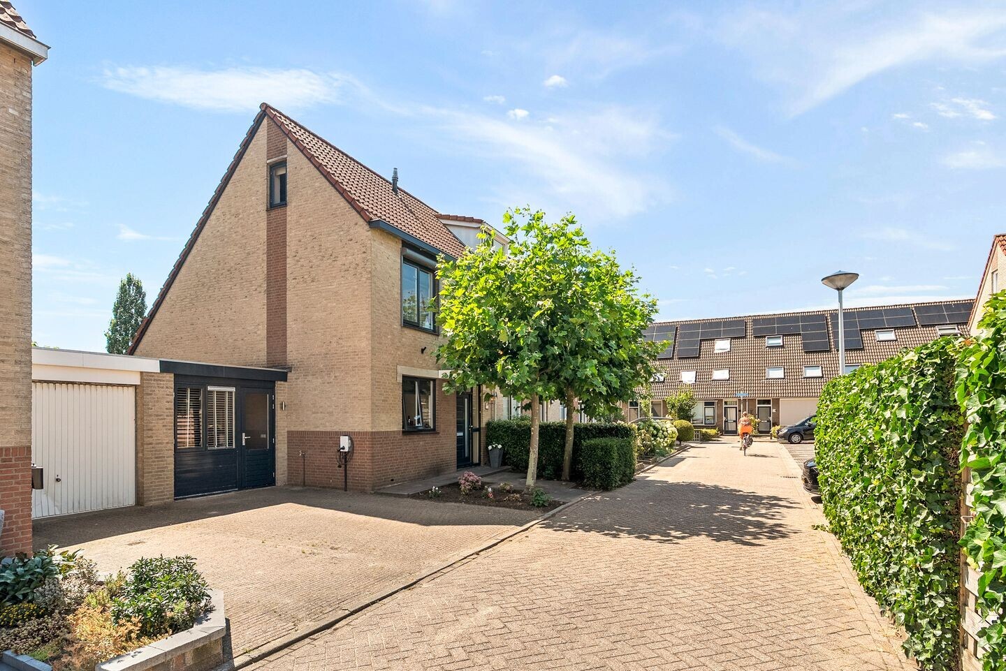 Tussenwoning te koop: Lijsterstraat 8, Numansdorp