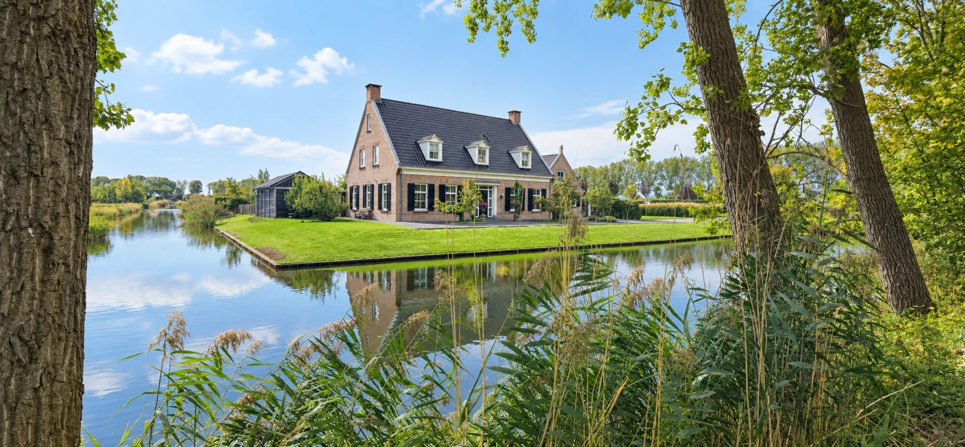 Vrijstaande woning te koop: Ambachtsheerenlaan 3A, Numansdorp