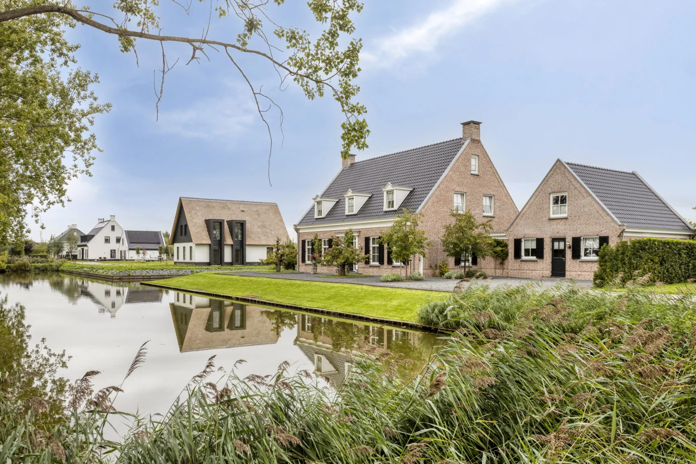 Vrijstaande woning te koop: Ambachtsheerenlaan 3A, Numansdorp