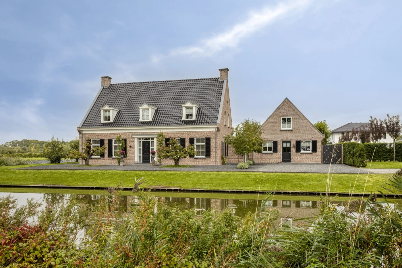 Vrijstaande woning te koop: Ambachtsheerenlaan 3A, Numansdorp