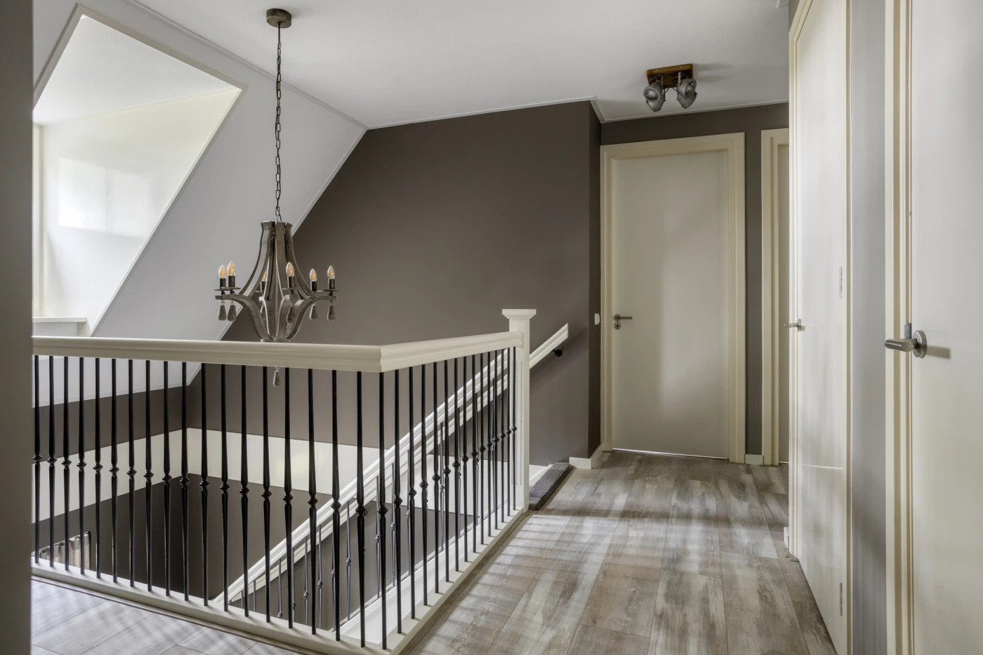 Vrijstaande woning te koop: Ambachtsheerenlaan 3A, Numansdorp