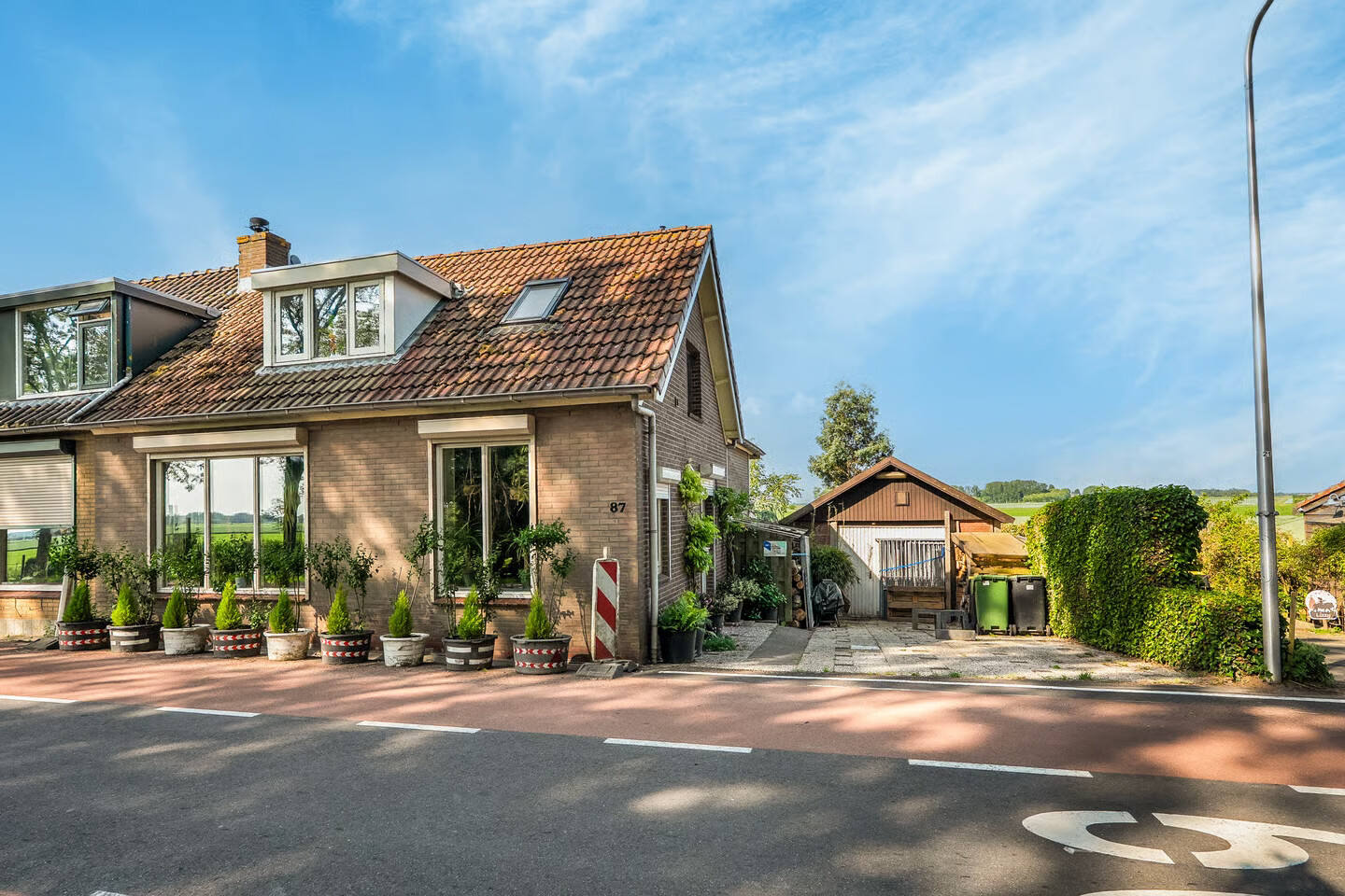 Twee-onder-één-kap te koop: Zwartsluisje 87, Zuid-Beijerland