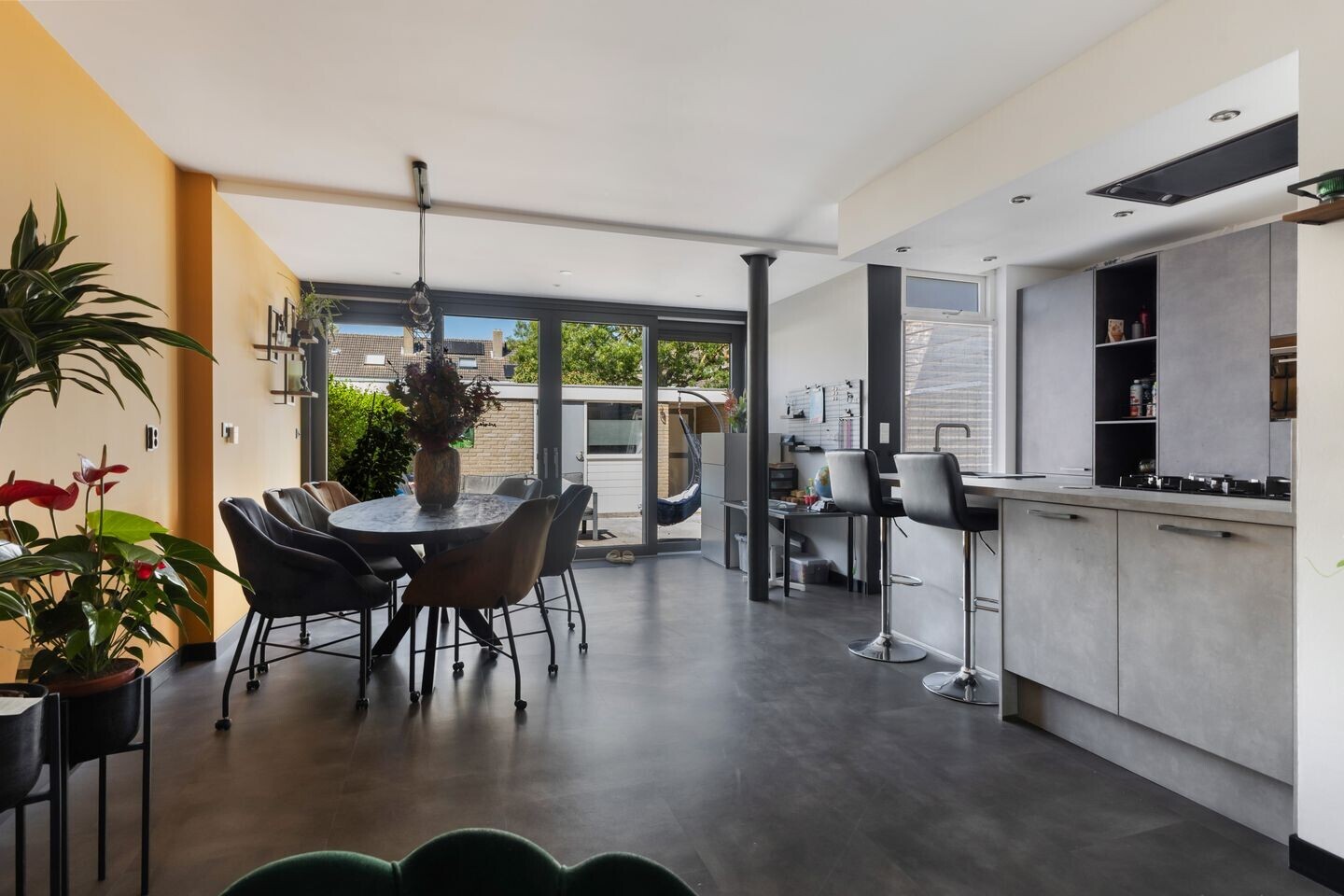 Tussenwoning te koop: Patrijsstraat 43, Strijen