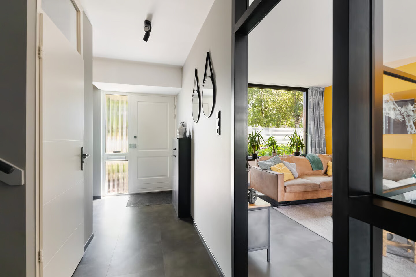 Tussenwoning te koop: Patrijsstraat 43, Strijen