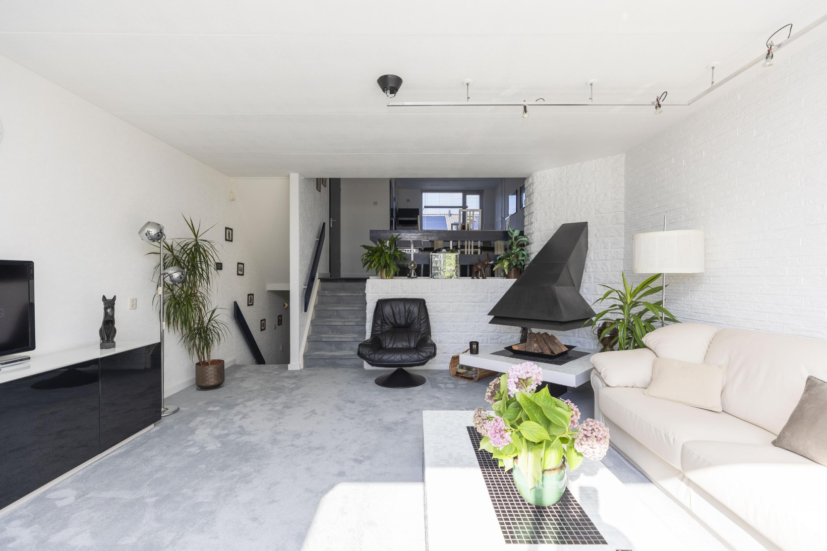 Tussenwoning te koop: Hendrik Hamerstraat 67, 'S-Gravendeel
