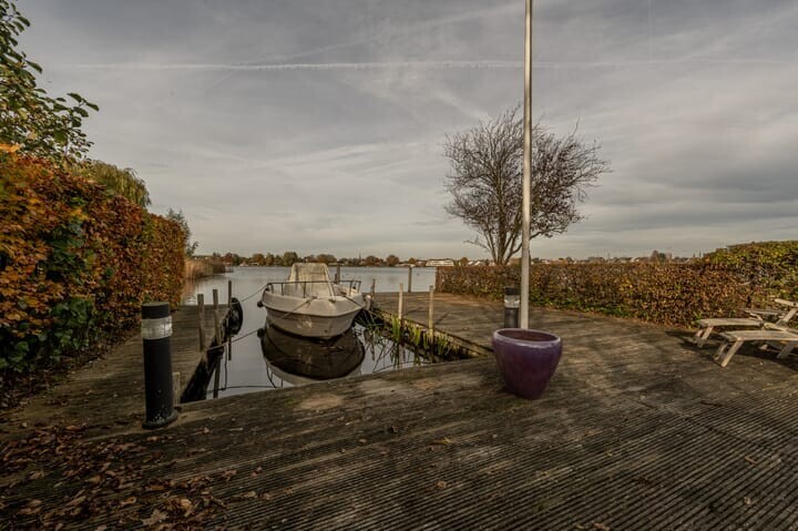 Tussenwoning te koop: Dorpsstraat 92, Maasdam