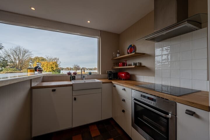 Tussenwoning te koop: Dorpsstraat 92, Maasdam