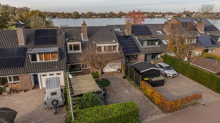 Tussenwoning te koop: Dorpsstraat 92, Maasdam