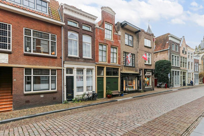 Grotekerksbuurt 72