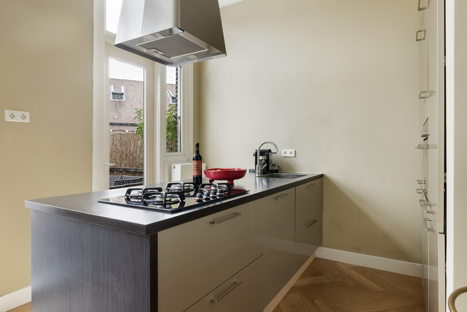Tussenwoning te koop: Blekersdijk 11, Dordrecht