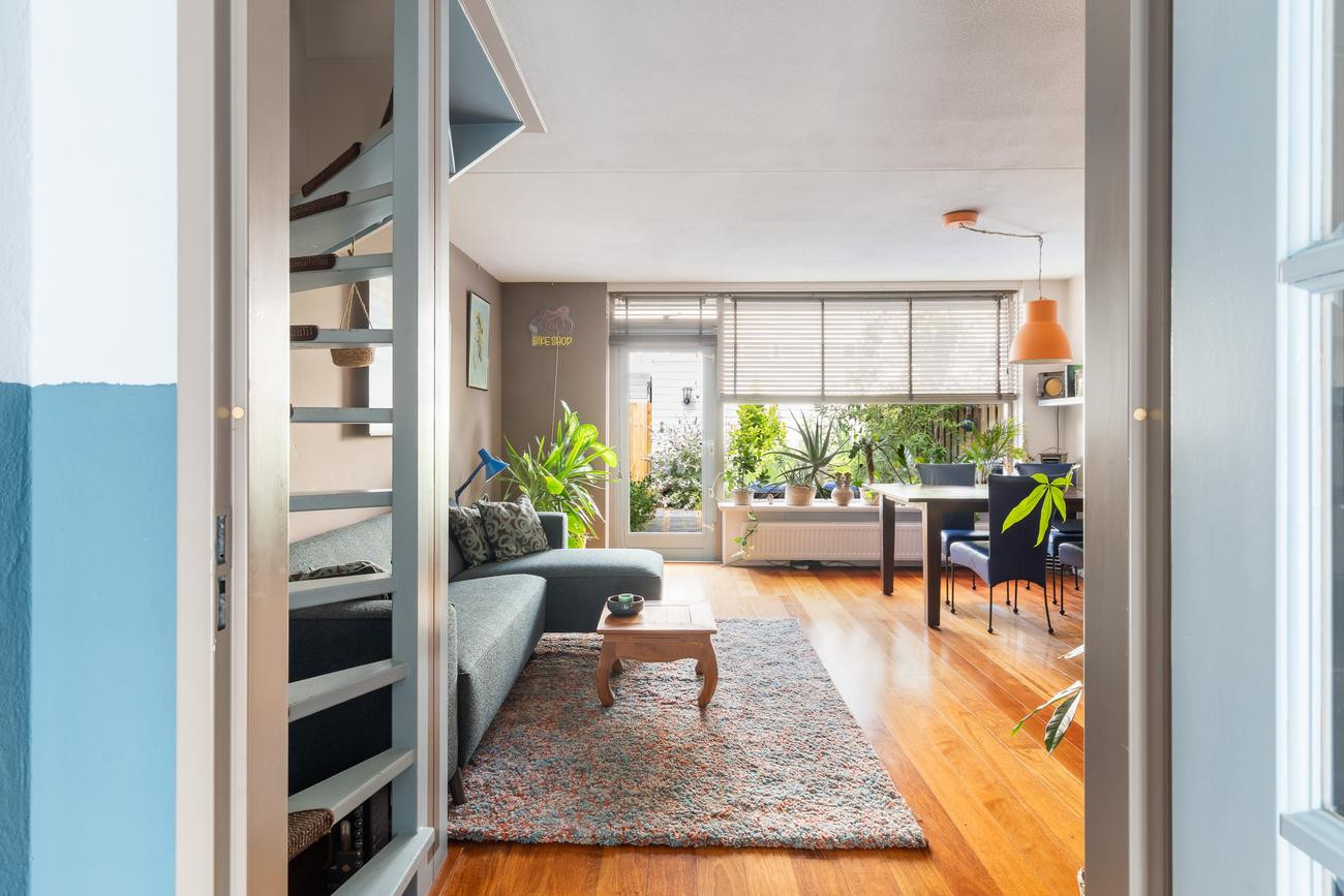 Tussenwoning te koop: Chris J. Walsonstraat 61, Dordrecht