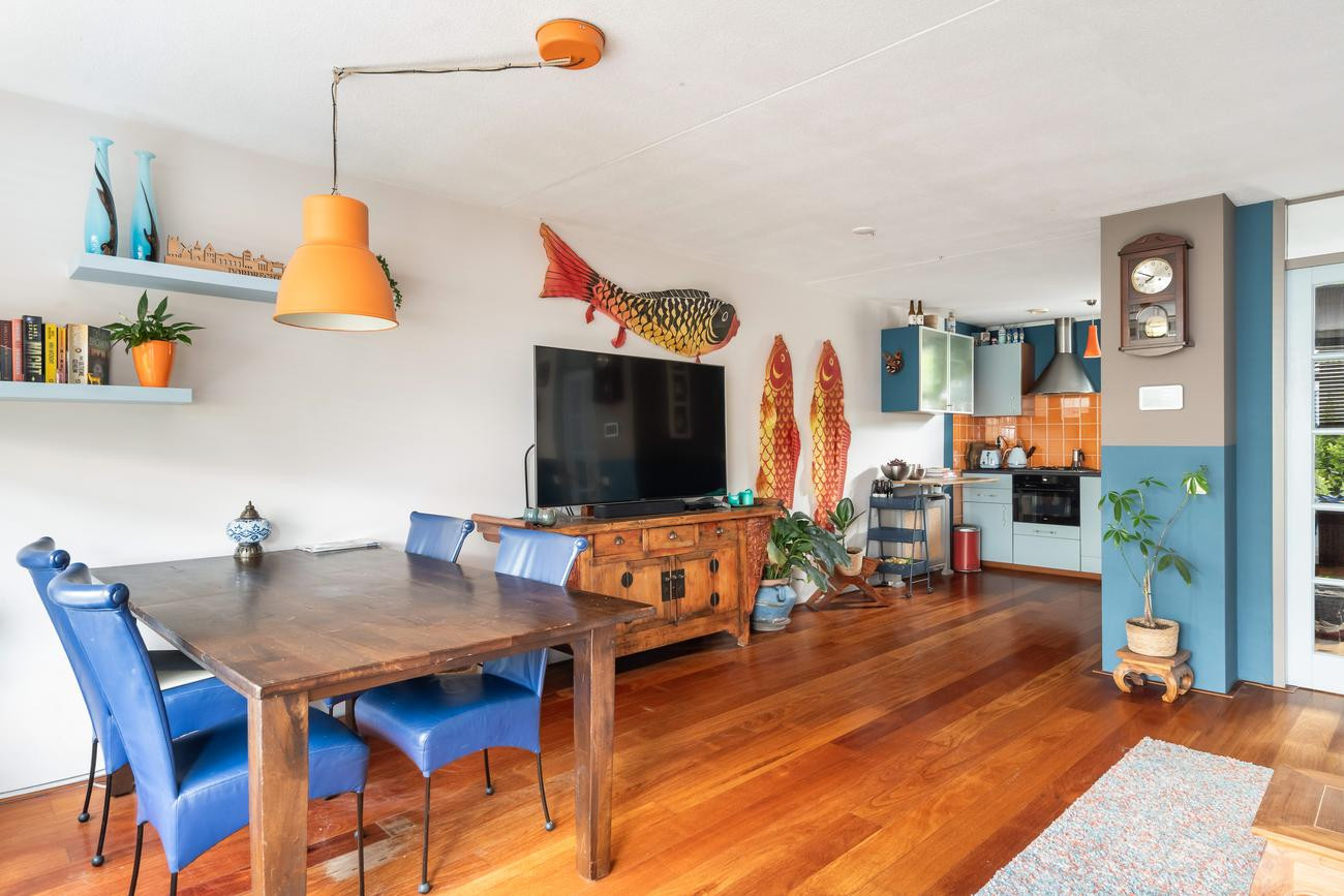 Tussenwoning te koop: Chris J. Walsonstraat 61, Dordrecht