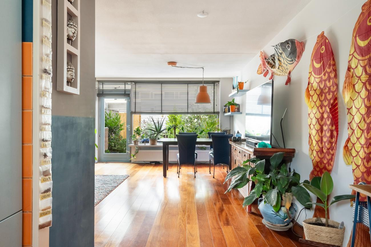 Tussenwoning te koop: Chris J. Walsonstraat 61, Dordrecht