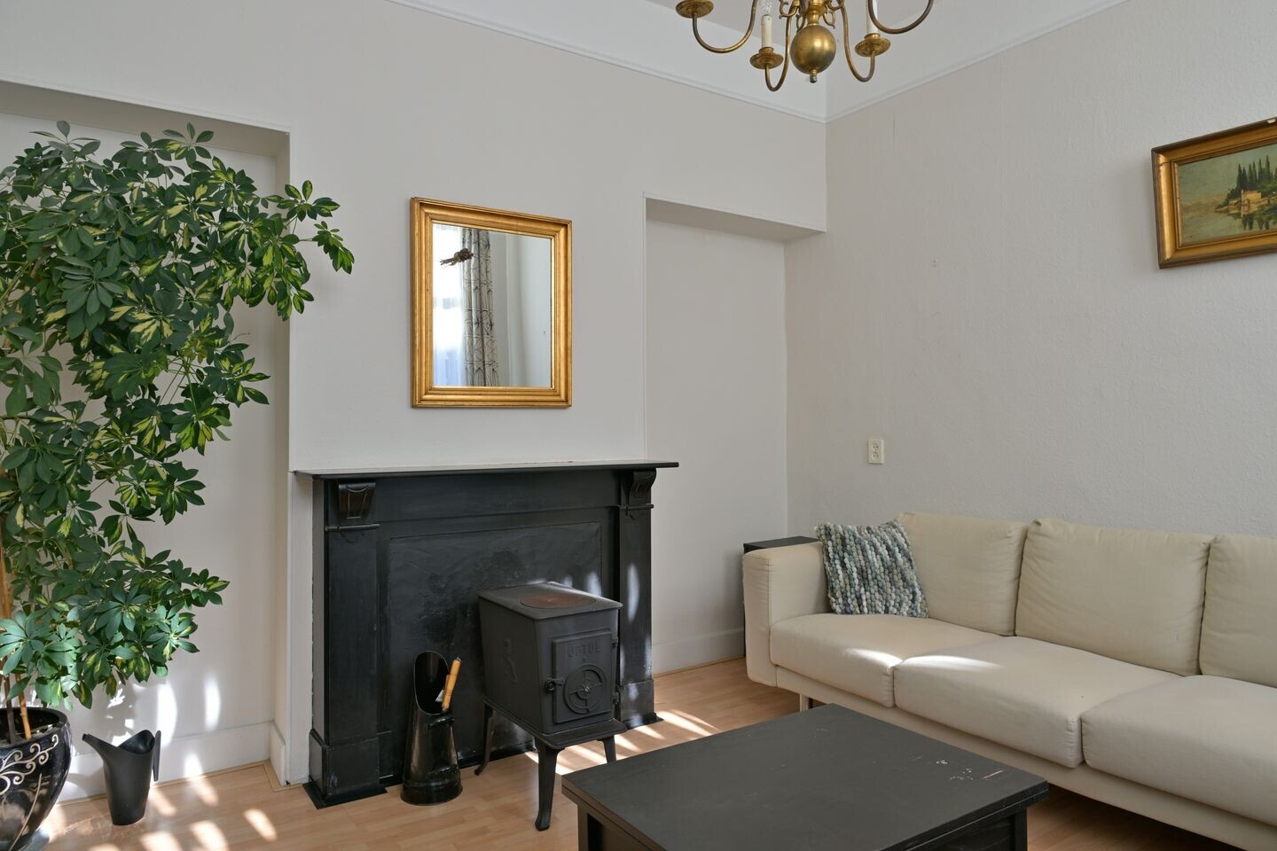 Tussenwoning te koop: Koninginnestraat 29, Dordrecht