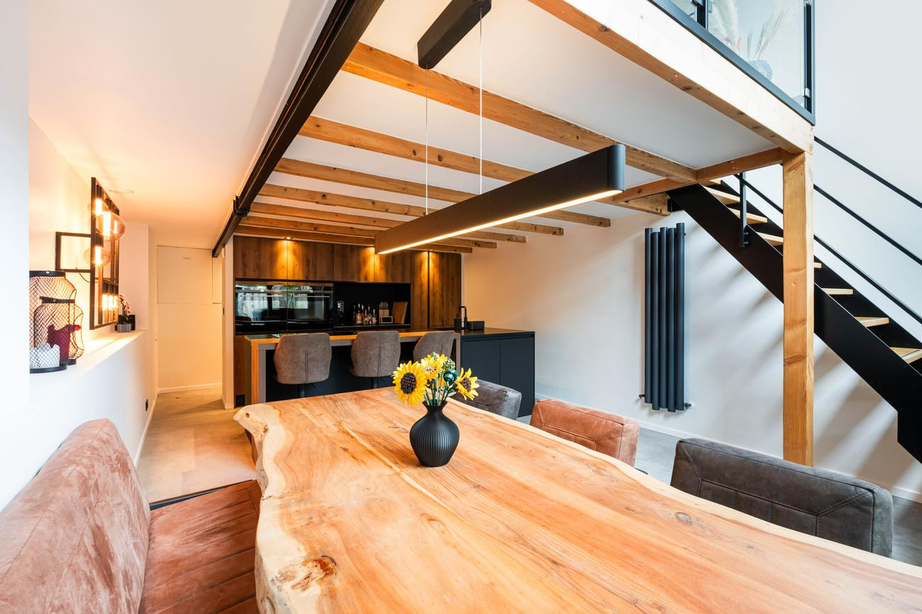Tussenwoning te koop: Floresstraat 9, Dordrecht
