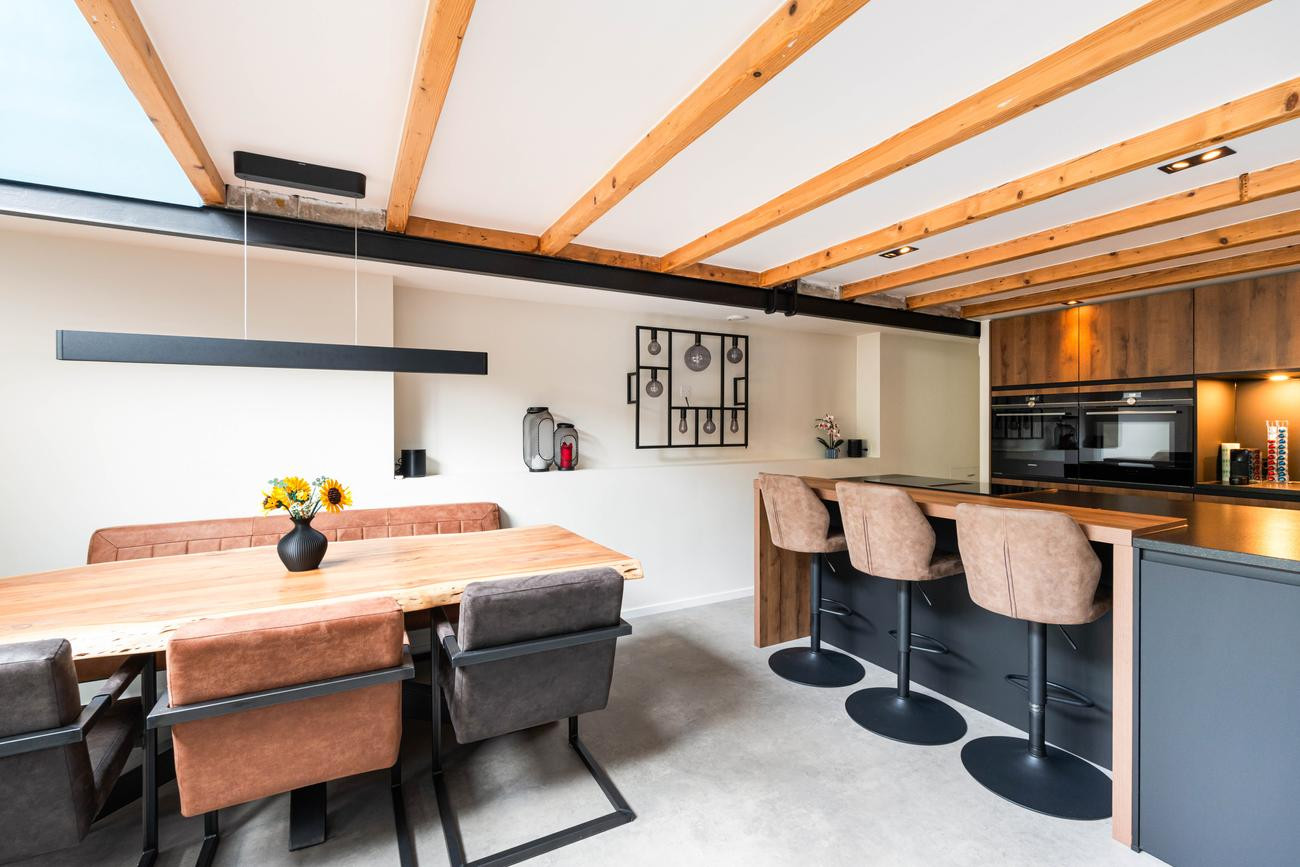 Tussenwoning te koop: Floresstraat 9, Dordrecht