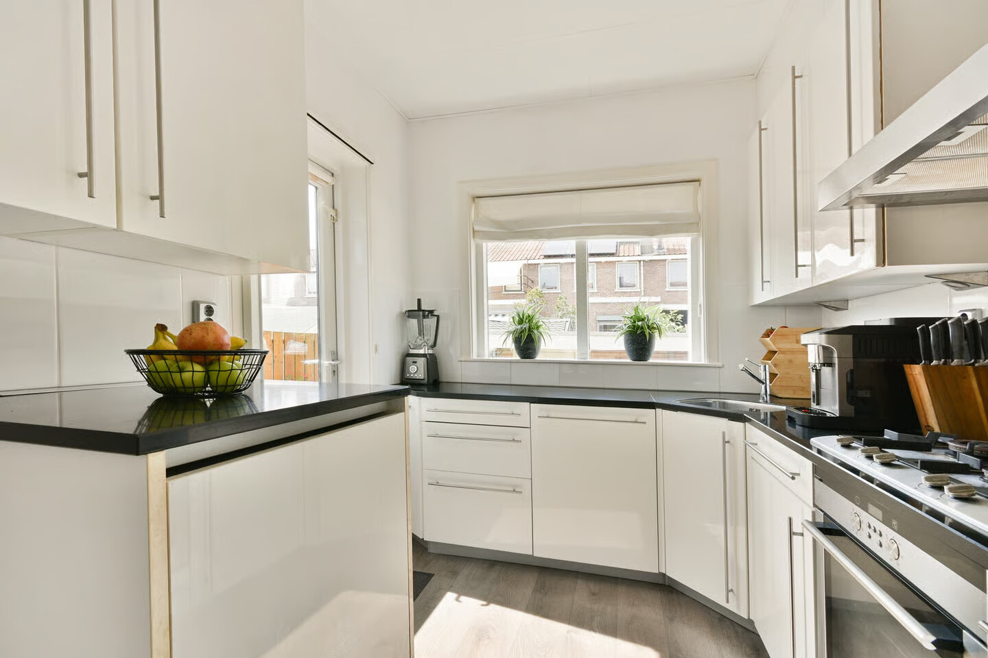 Tussenwoning te koop: Herradesstraat 23, Dordrecht