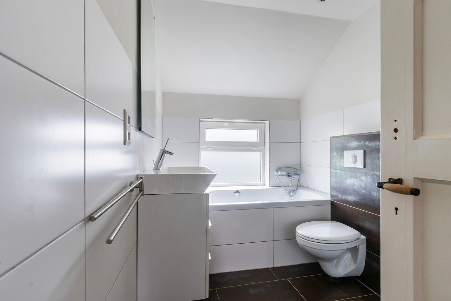 Tussenwoning te koop: Vorensaterstraat 17, Dordrecht