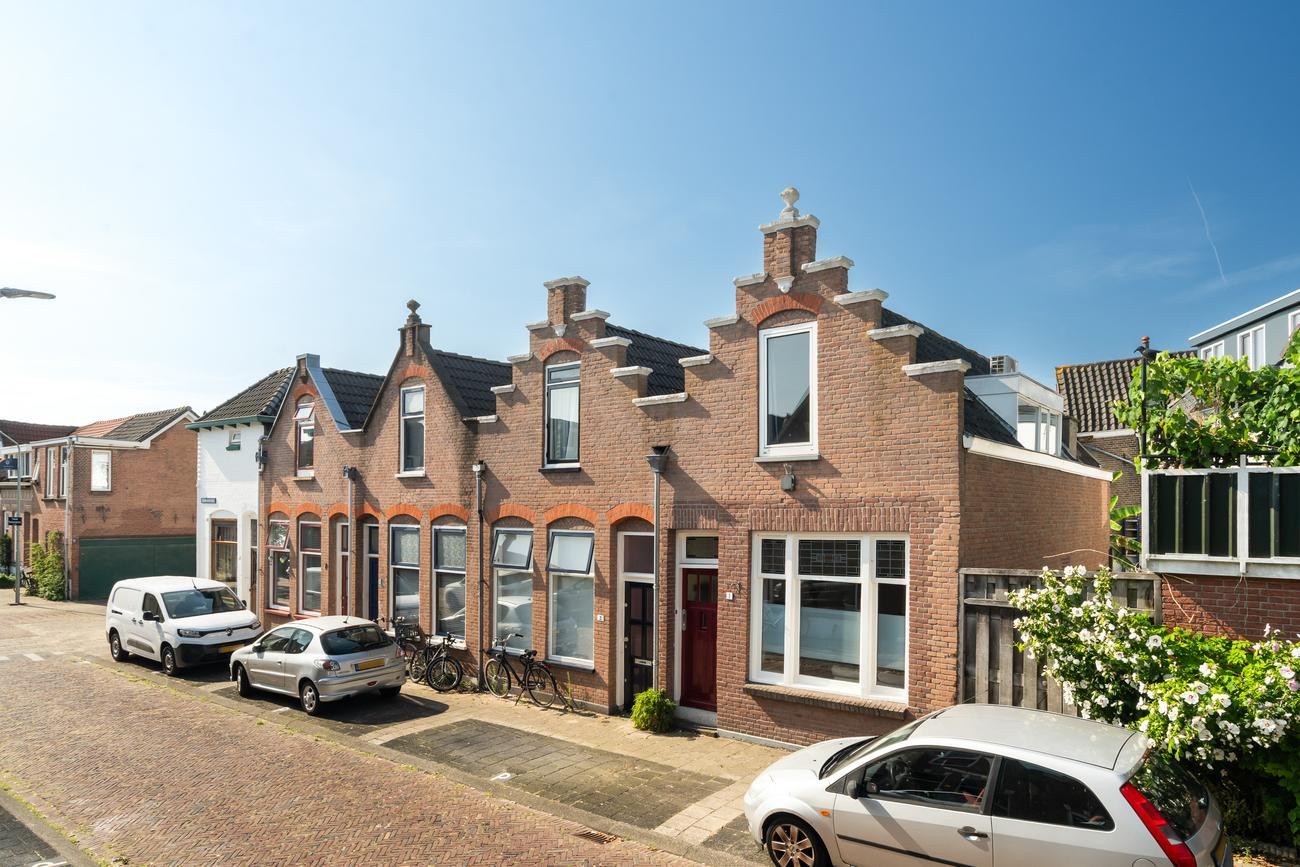 Hoekwoning te koop: Lombokstraat 1, Dordrecht