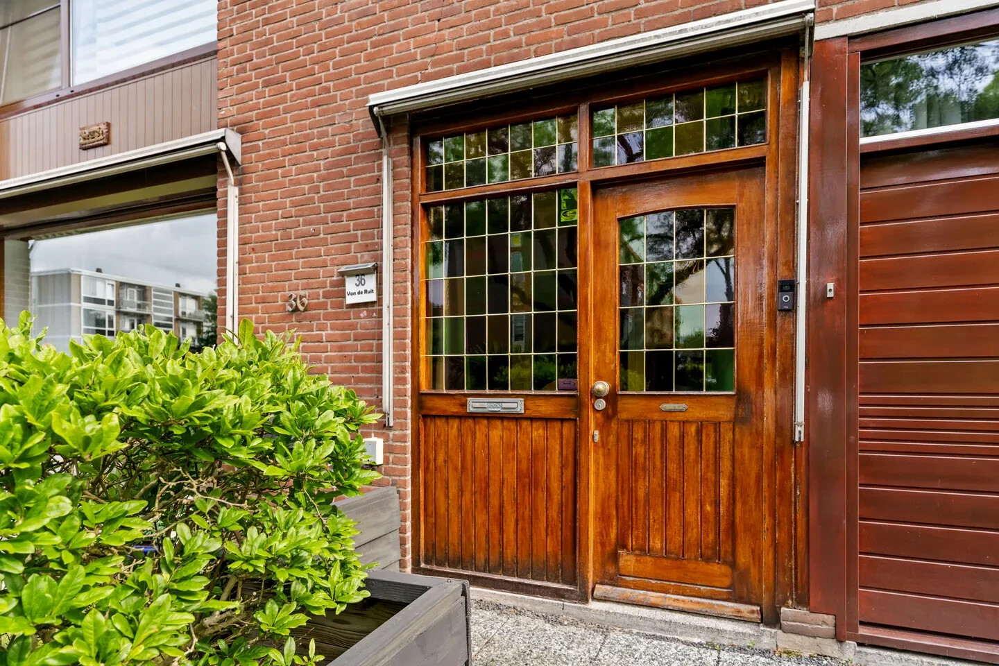 Hoekwoning te koop: Volkerakweg 36, Dordrecht