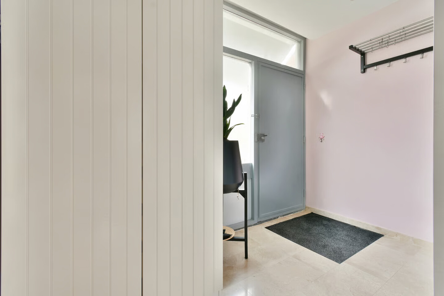 Tussenwoning te koop: Volkerakweg 54, Dordrecht