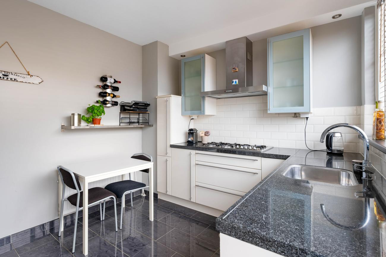 Tussenwoning te koop: Haringvlietstraat 4, Dordrecht