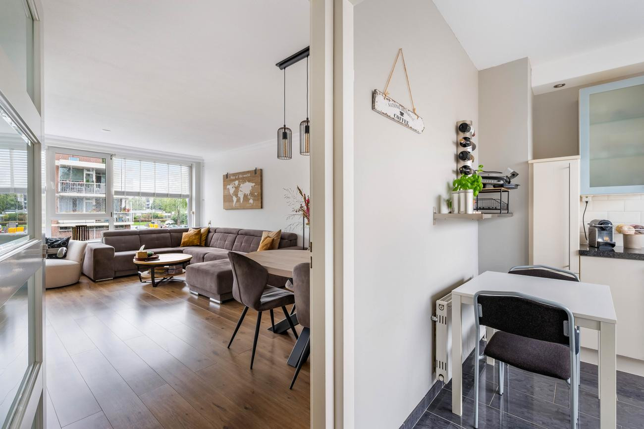 Tussenwoning te koop: Haringvlietstraat 4, Dordrecht