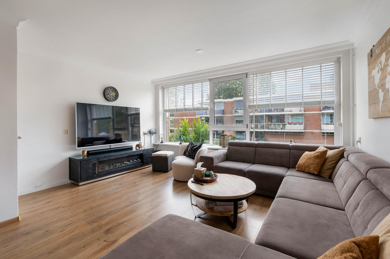 Tussenwoning te koop: Haringvlietstraat 4, Dordrecht