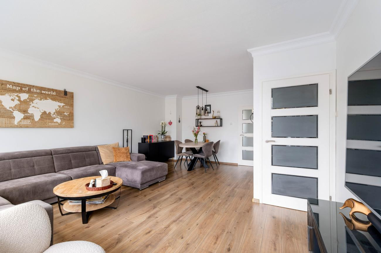 Tussenwoning te koop: Haringvlietstraat 4, Dordrecht